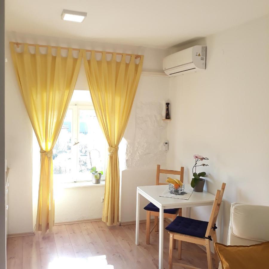 Studio Apartman "Nicole" Pula Extérieur photo