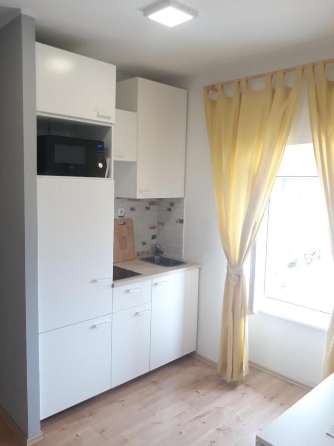 Studio Apartman "Nicole" Pula Extérieur photo